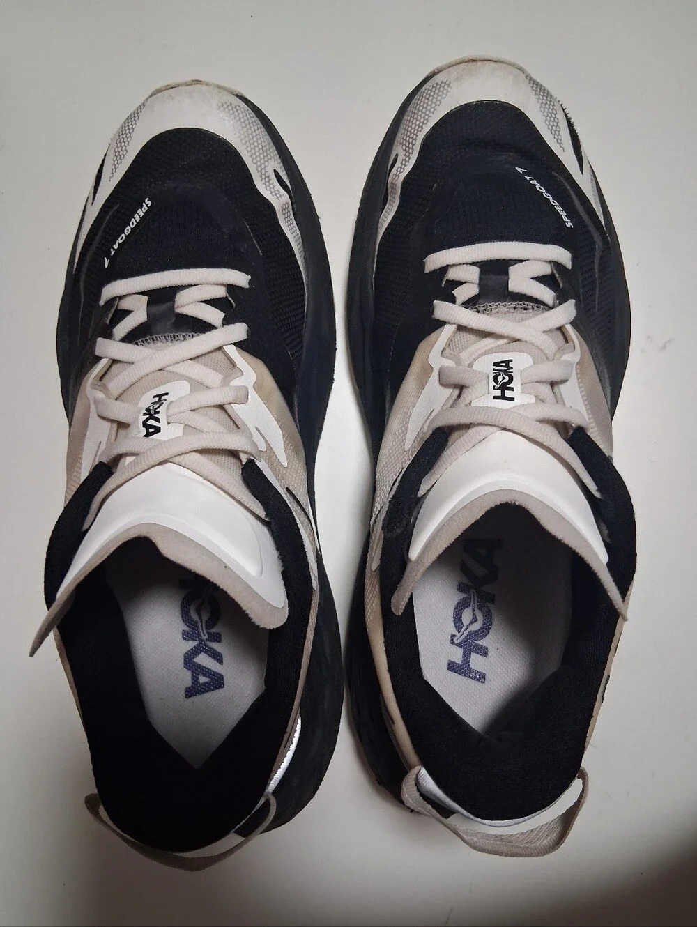 Hoka Speedgoat 7 BWHT Black White Women’s Running Shoe * Size: 9.5B